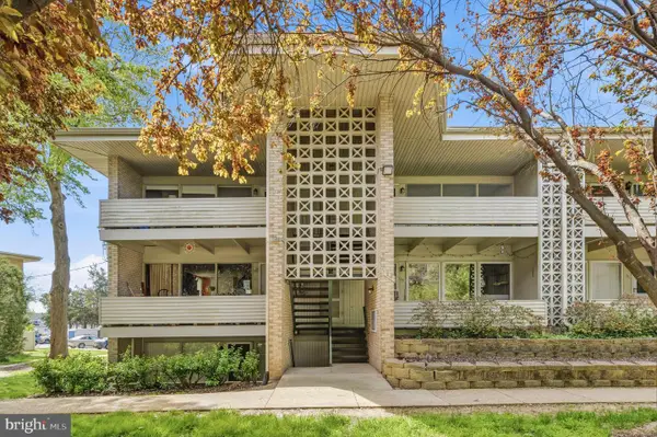 124 Haycock Rd #c-2, FALLS CHURCH, VA 22046