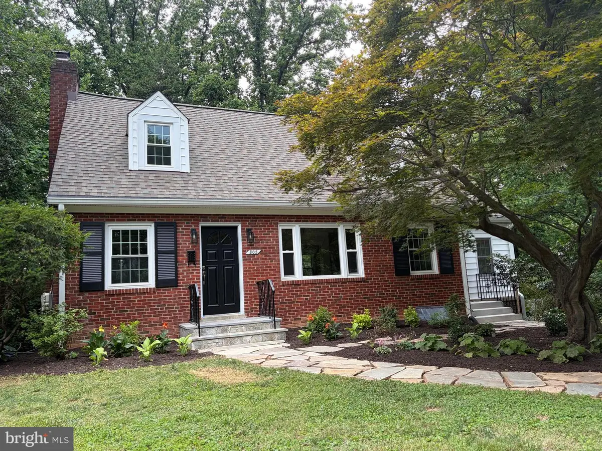 805 Ridge Pl, Falls Church, VA 22046 - #1