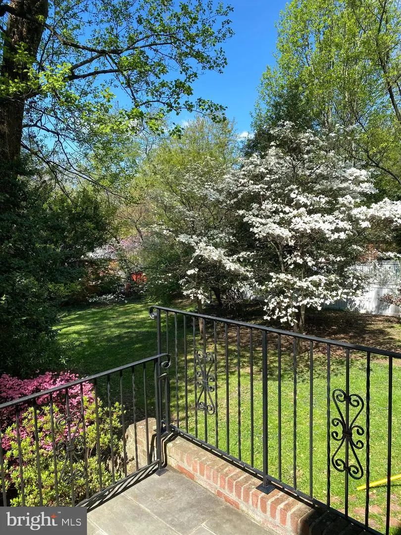 805 Ridge Pl, Falls Church, VA 22046 - #3
