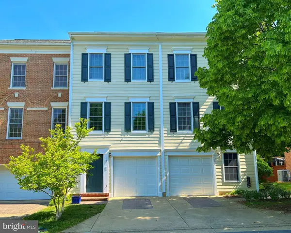 124 Rolling Trce, FALLS CHURCH, VA 22046