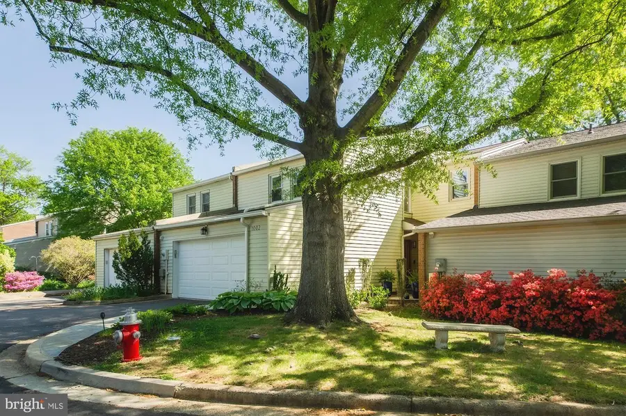 1002 Steeples Ct, Falls Church, VA 22046 - #2