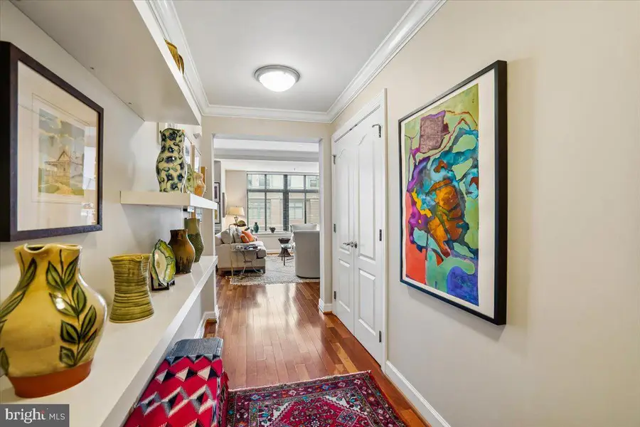 502 W Broad St #417, Falls Church, VA 22046 - #3