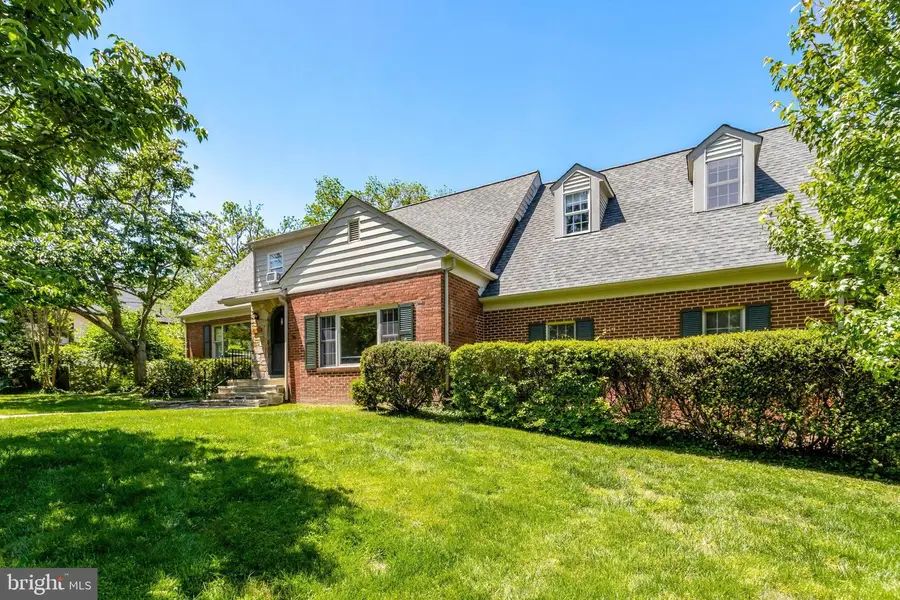 209 Tyson Dr, Falls Church, VA 22046 - #2