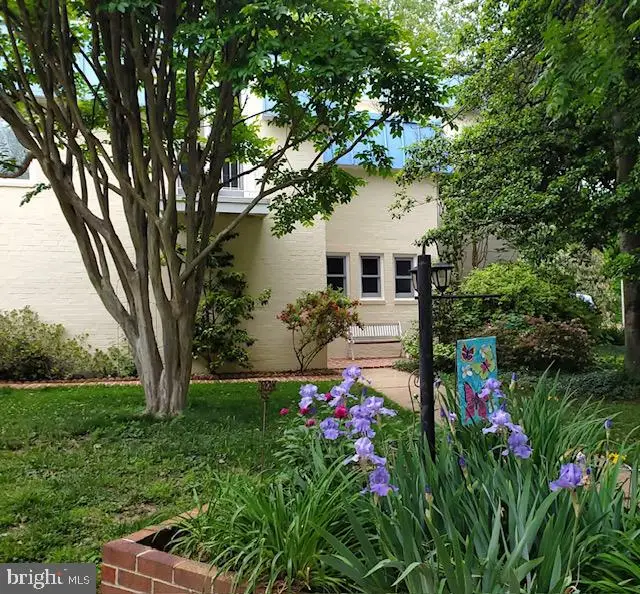 201 Garden Ct, Falls Church, VA 22046 - #1