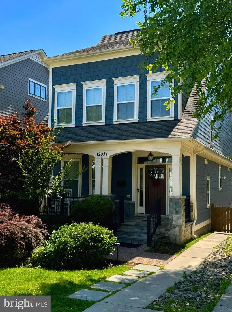 1203b Lincoln Ave, Falls Church, VA 22046 - #1