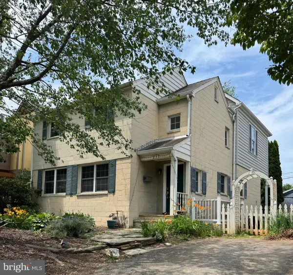 211 W Greenway Blvd W, FALLS CHURCH, VA 22046