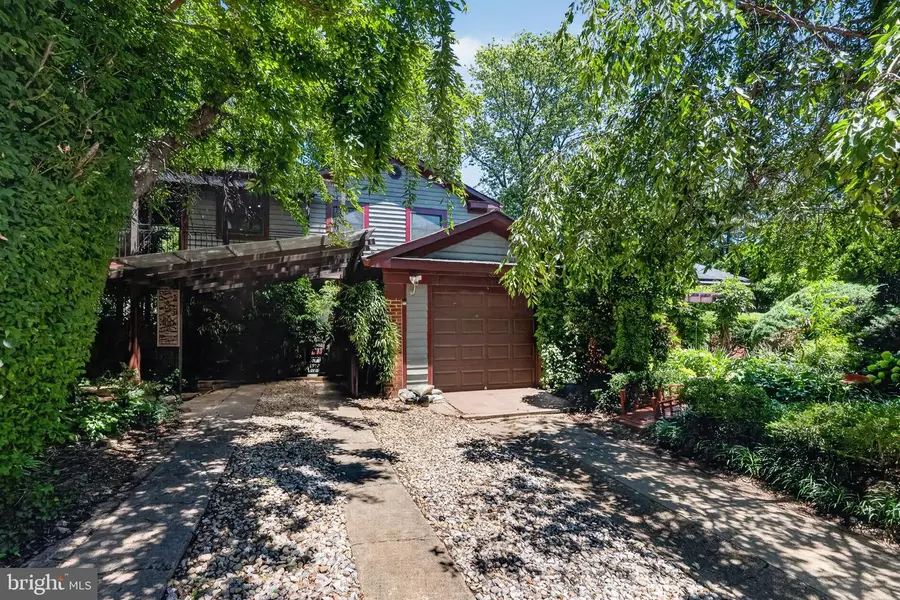 997 N Sycamore St, Falls Church, VA 22046 - #3