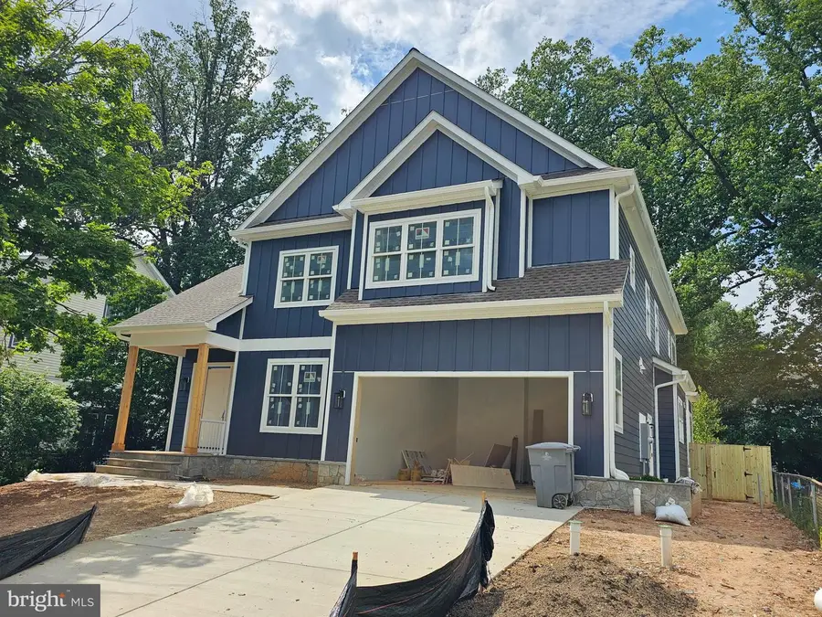 1018 Spruce St, Falls Church, VA 22046 - #3