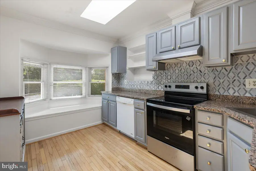202 S Cherry St, Falls Church, VA 22042 - #3