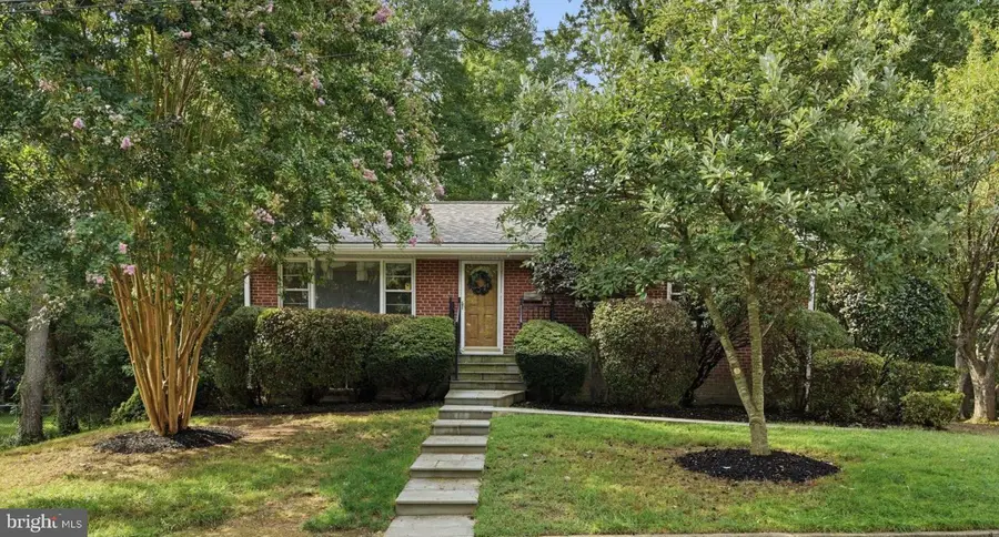 601 Randolph St, Falls Church, VA 22046 - #2