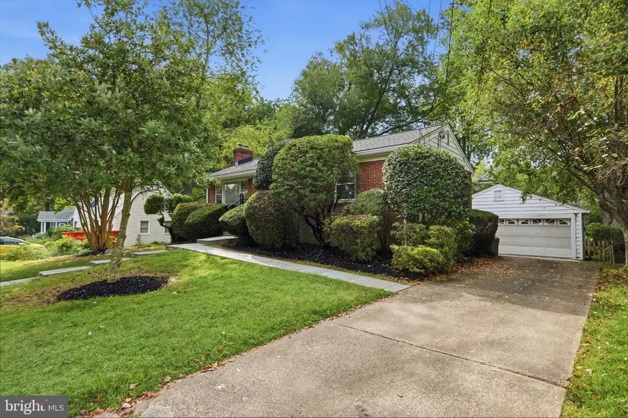 601 Randolph St, Falls Church, VA 22046 - #3