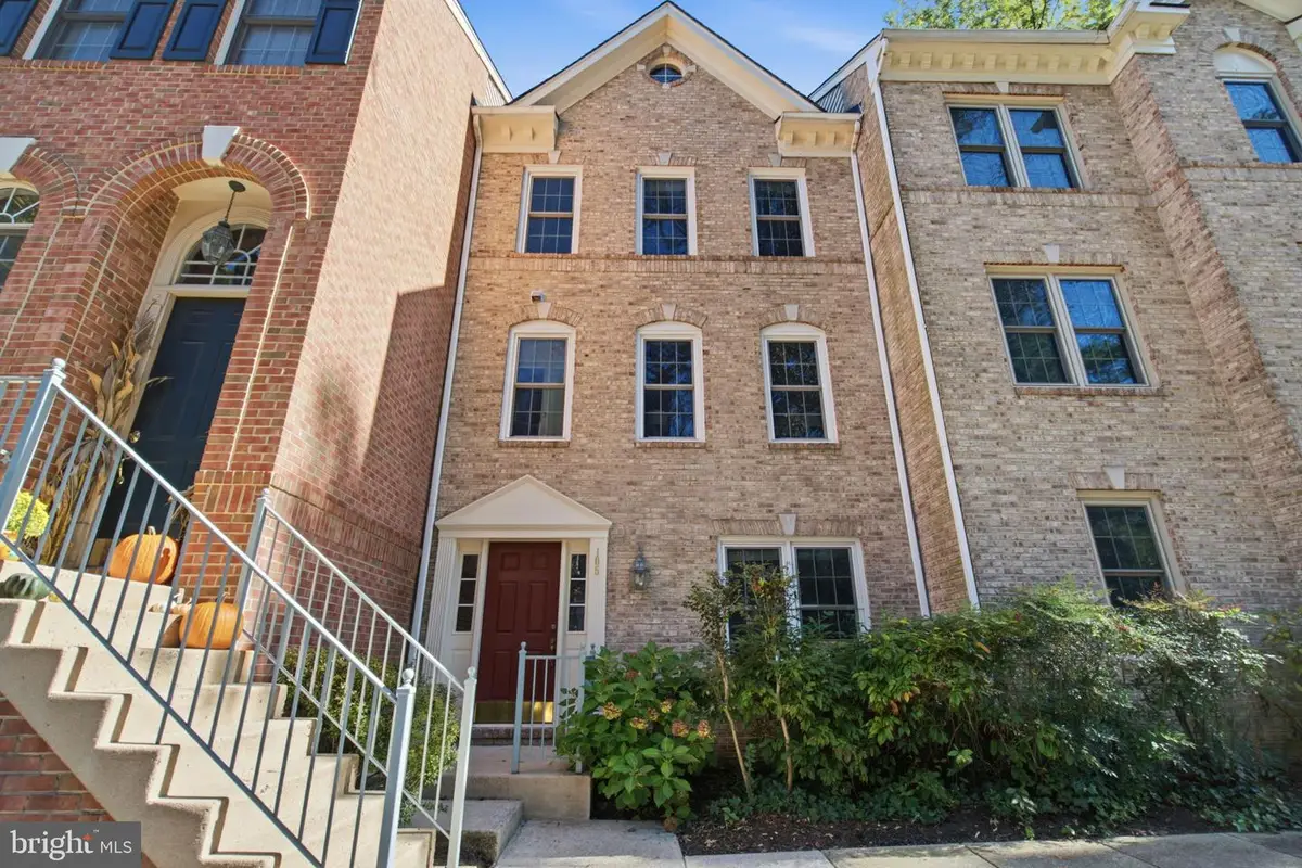 105 Rees Pl, Falls Church, VA 22046 - #1