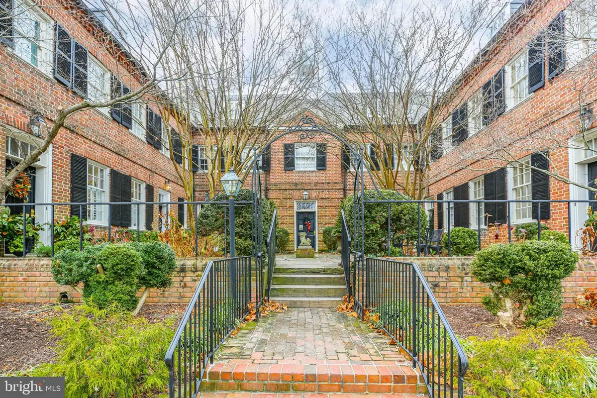 1216 Sophia St, Fredericksburg, VA 22401 - Image #1