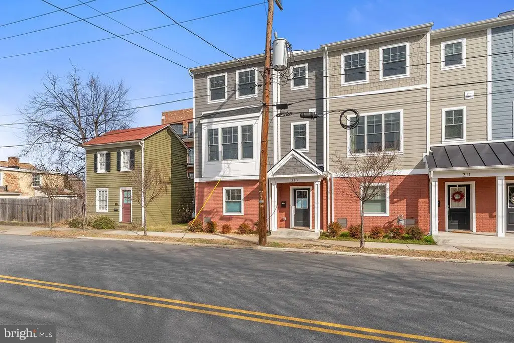 313 Charles St, Fredericksburg, VA 22401 - Image #1