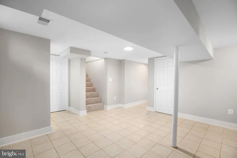 1213 Stafford Ave, Fredericksburg, VA 22401 - #3