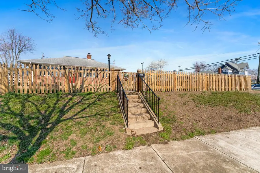 501 Hanson Ave, Fredericksburg, VA 22401 - #3