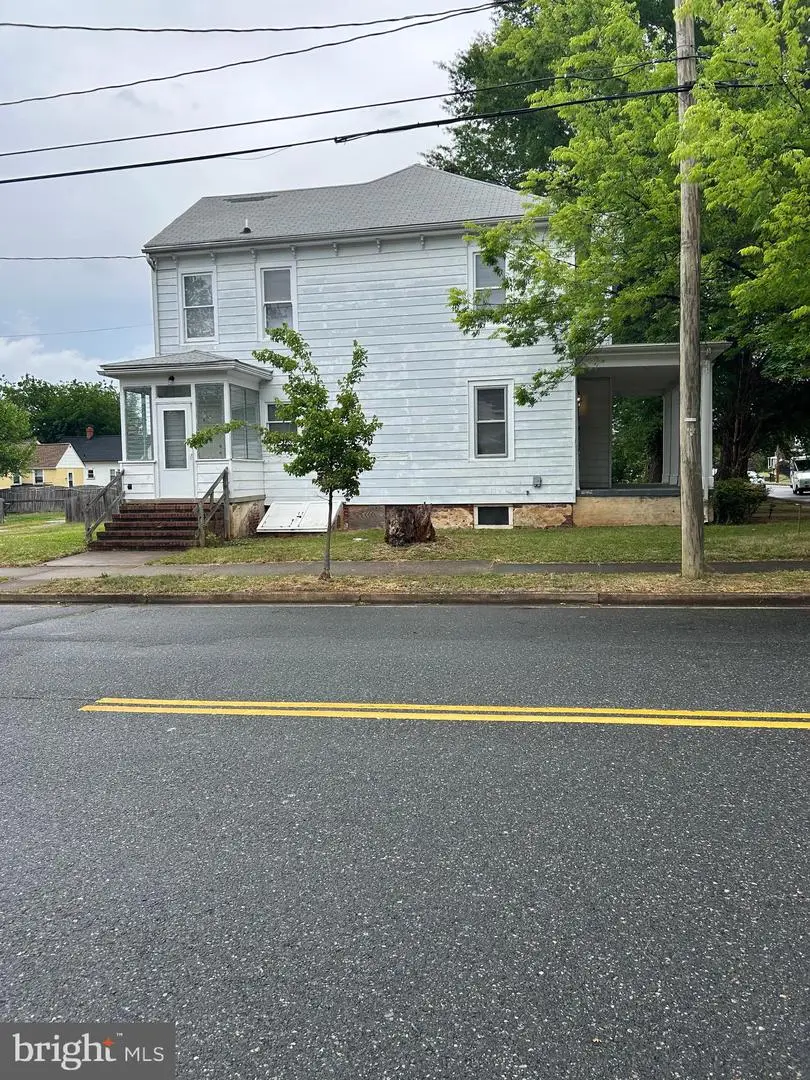 335 Tyler St, Fredericksburg, VA 22401 - #3
