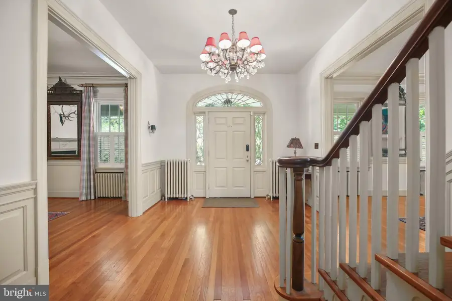 610 Lewis St, Fredericksburg, VA 22401 - #3