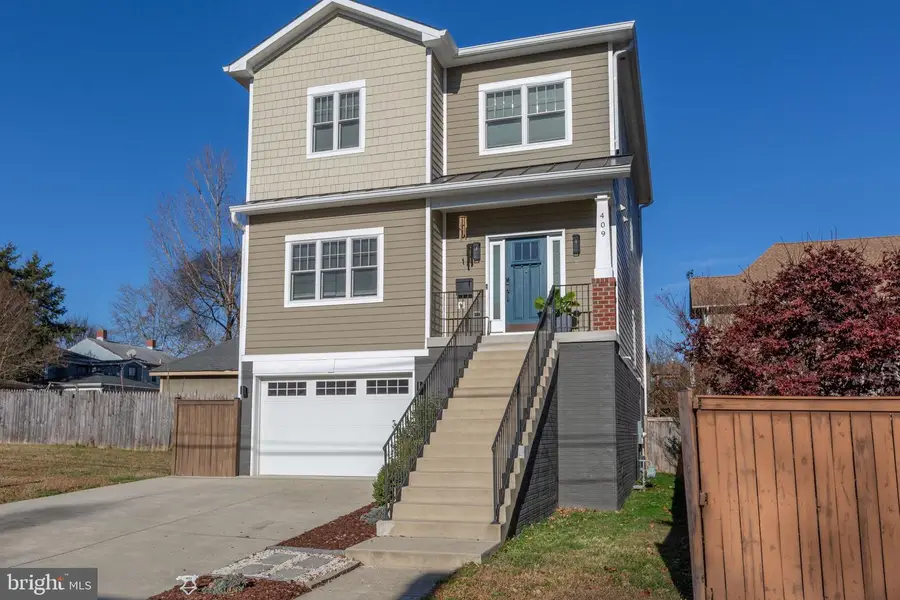 409 Dunmore St, Fredericksburg, VA 22401 - #3