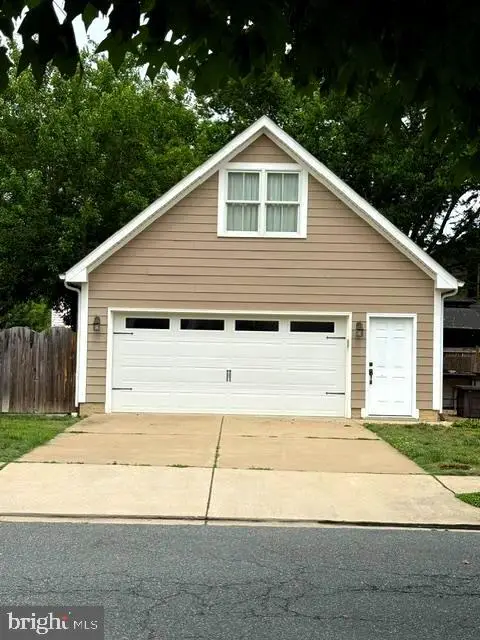 705 Charlotte St, Fredericksburg, VA 22401 - #2
