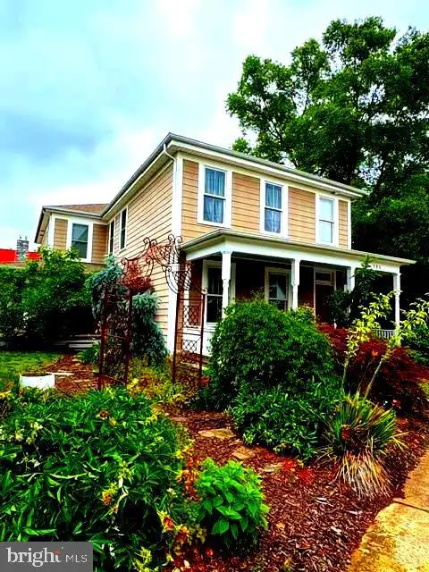 705 Charlotte St, Fredericksburg, VA 22401 - #3