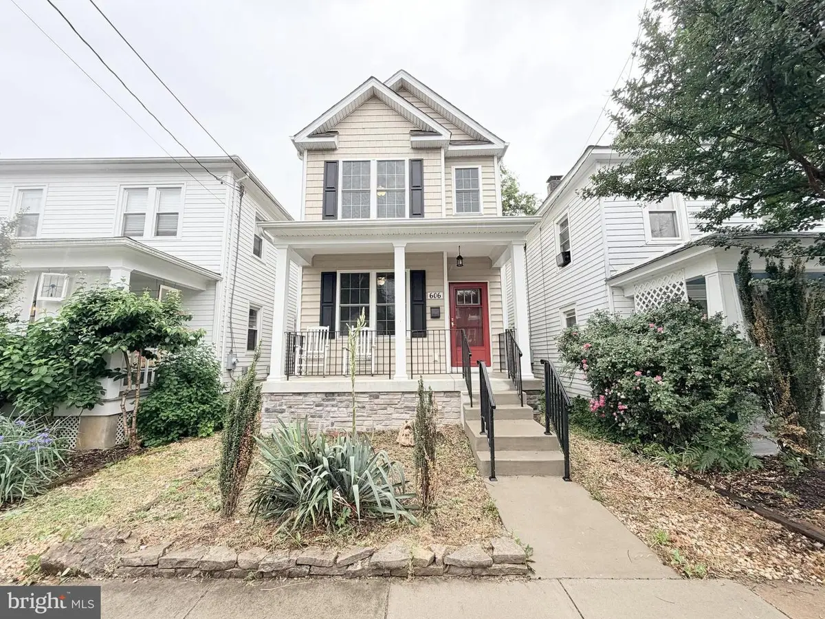 606 Shepherd St, Fredericksburg, VA 22401 - #1