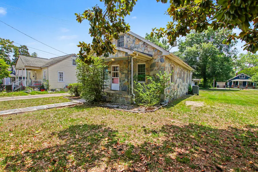 112 Gibson St, Fredericksburg, VA 22401 - #3