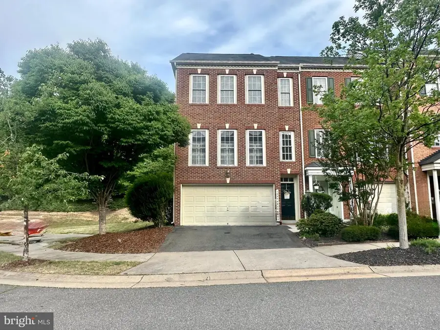 1040 Hotchkiss Pl, Fredericksburg, VA 22401 - #2