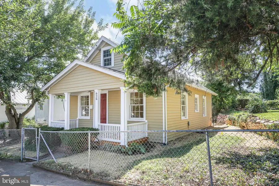 626 Charlotte St, Fredericksburg, VA 22401 - #3