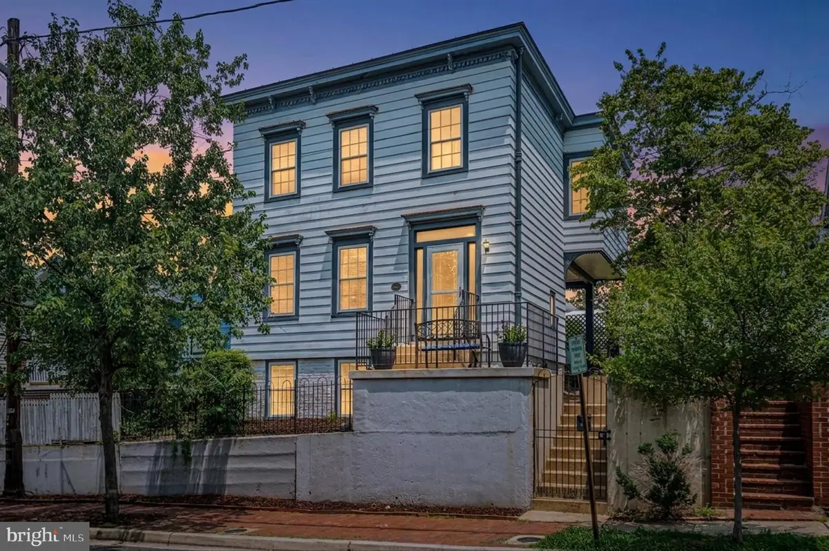 309 Princess Anne St, Fredericksburg, VA 22401 - #1