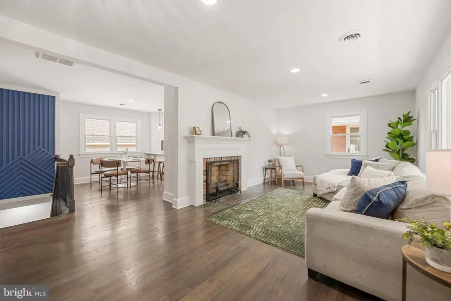 1329 Brent St, Fredericksburg, VA 22401 - #2