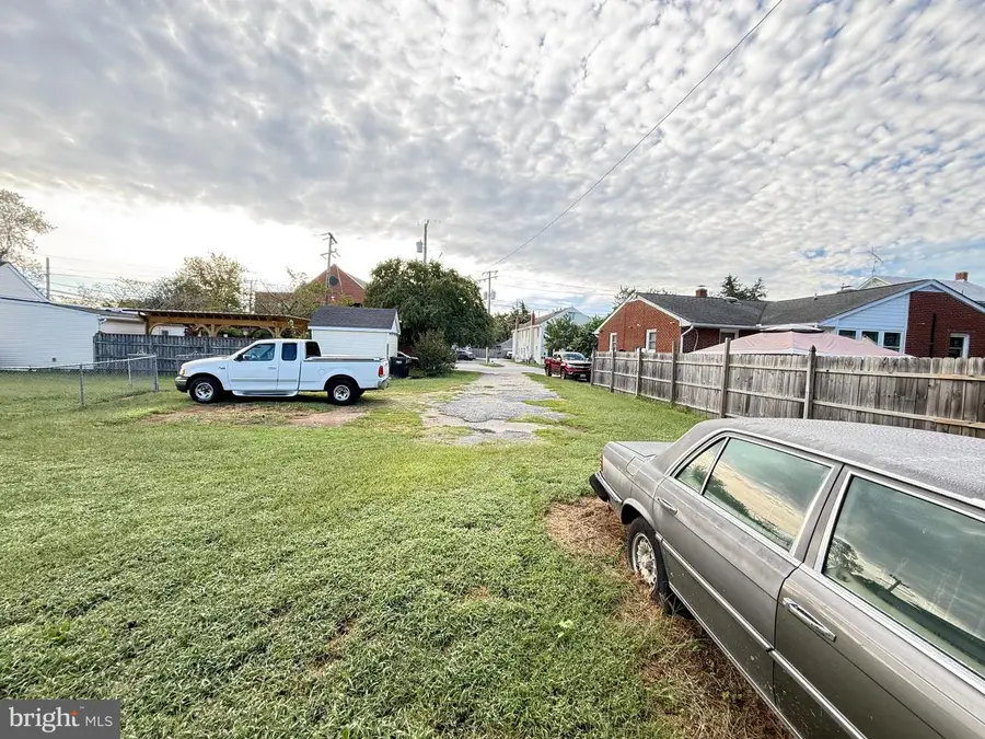 607 Stuart St, Fredericksburg, VA 22401 - #3