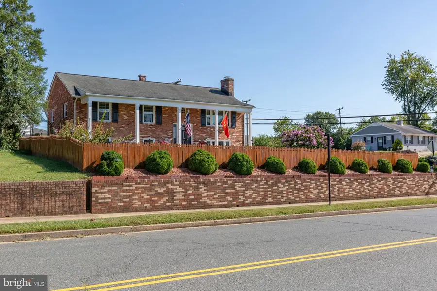 460 Riverside Dr, Fredericksburg, VA 22401 - #2
