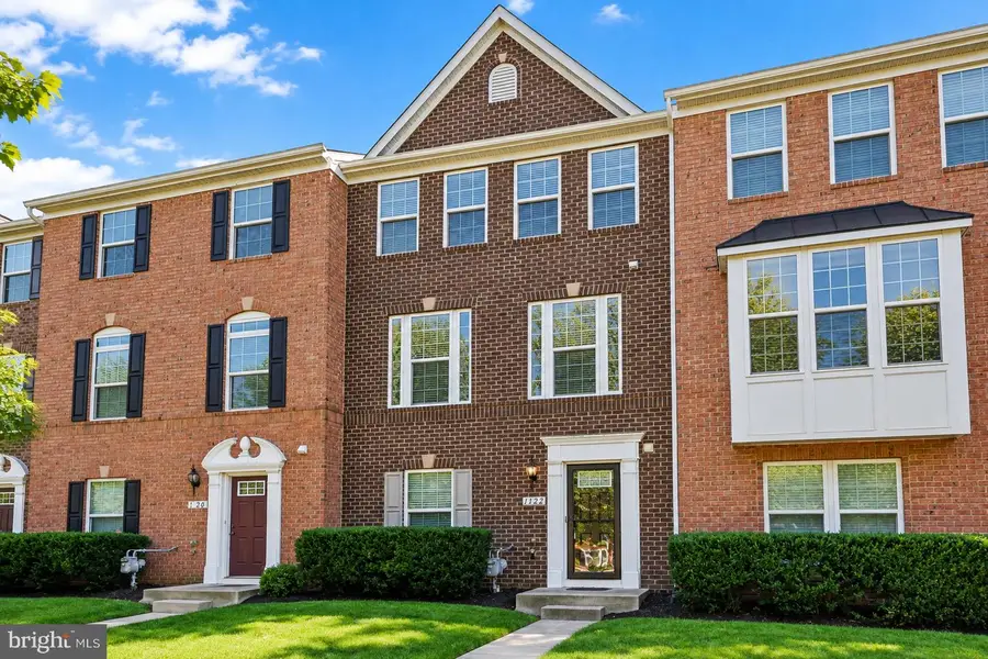 1122 Oakwood St, Fredericksburg, VA 22401 - #3