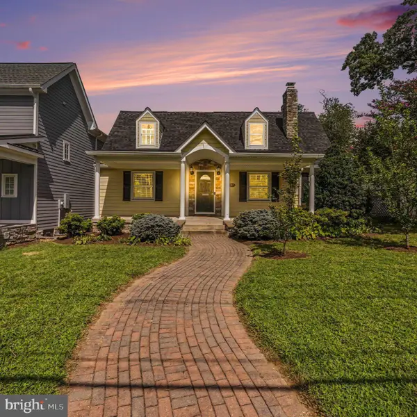 1319 Augustine Ave, FREDERICKSBURG, VA 22401