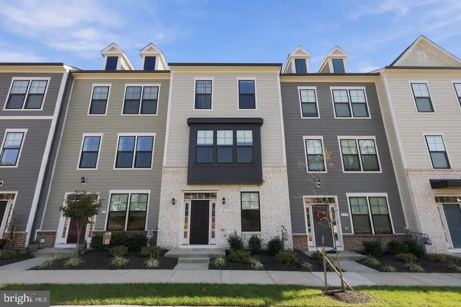 321 Willis St, Fredericksburg, VA 22401 - #2