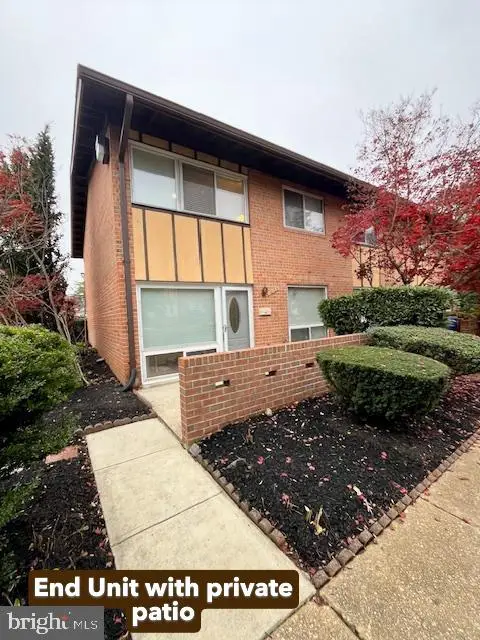 10123 Fair Woods Dr, Fairfax, VA 22030 - Image #1