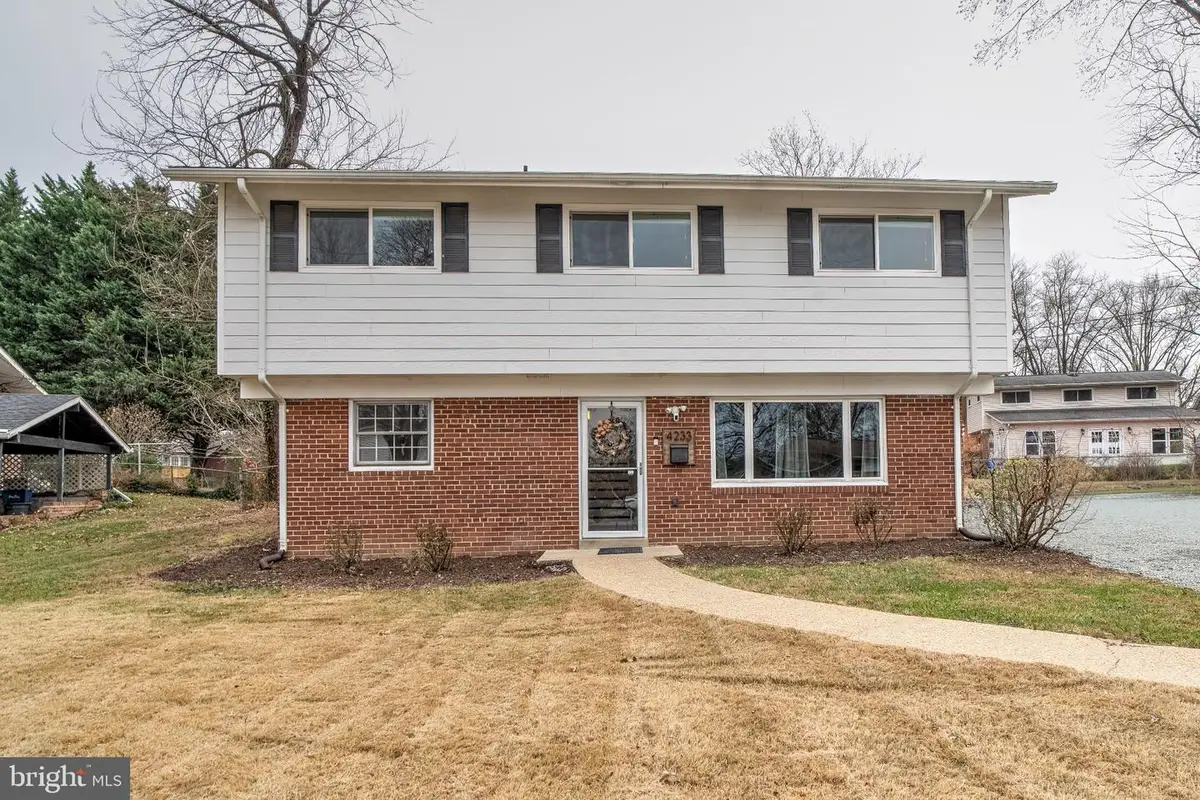 4233 Linden St, Fairfax, VA 22030 - Image #1