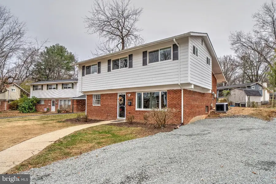 4233 Linden St, Fairfax, VA 22030 - Image #2