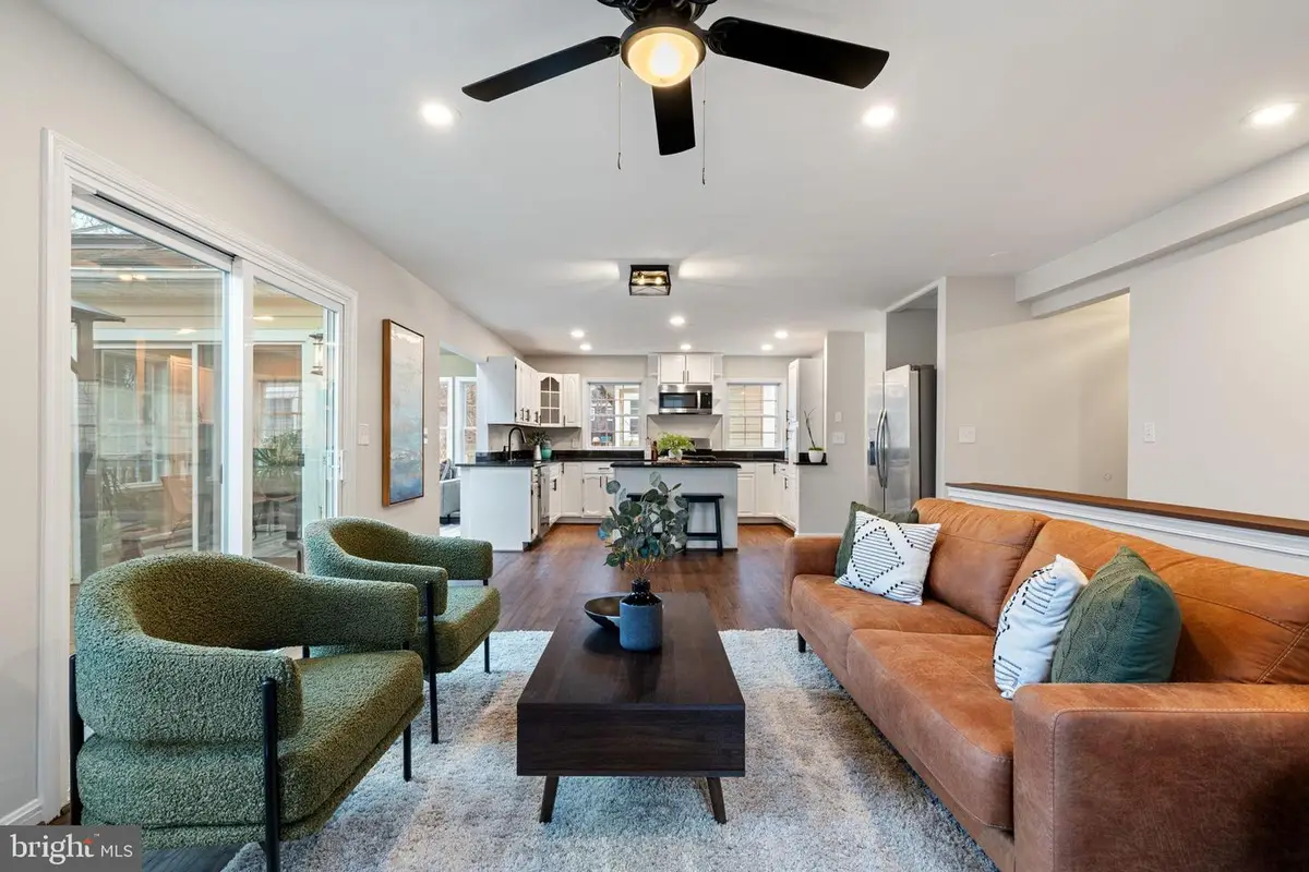 4009 Roberts Rd, Fairfax, VA 22032 - #1