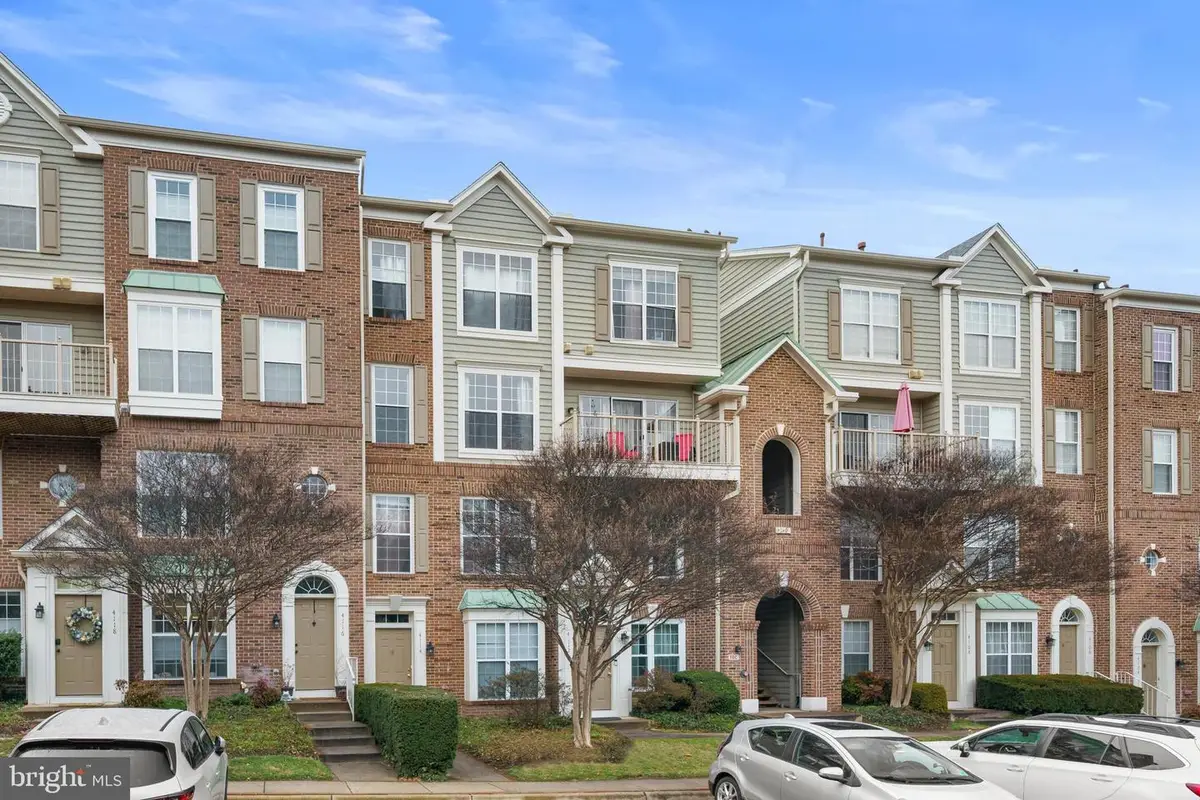 4110 Vanderbilt Ct #303, Fairfax, VA 22030 - Image #1