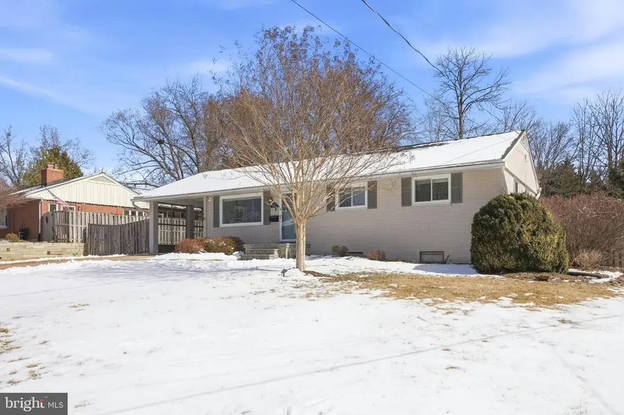 3817 Ren Rd, Fairfax, VA 22030 - #3