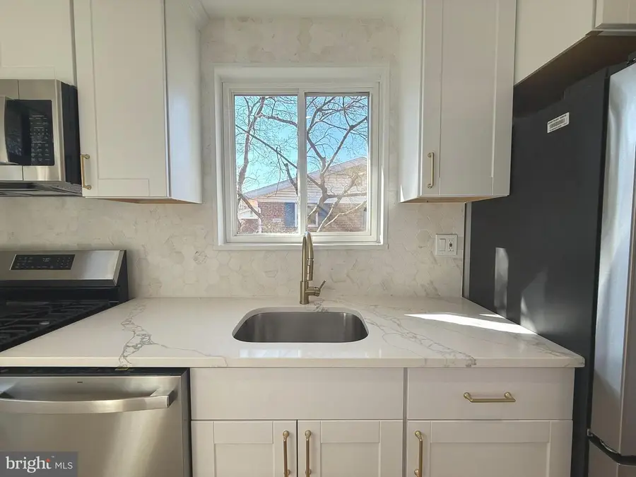 3527 Jean St, Fairfax, VA 22030 - #3