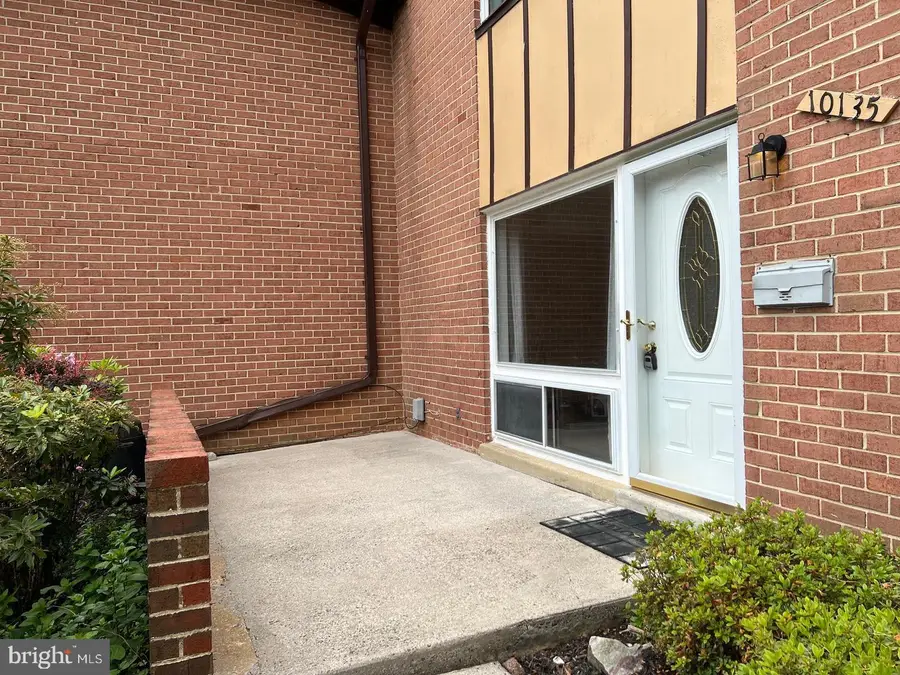 10135 Fair Woods Dr, Fairfax, VA 22030 - Image #2