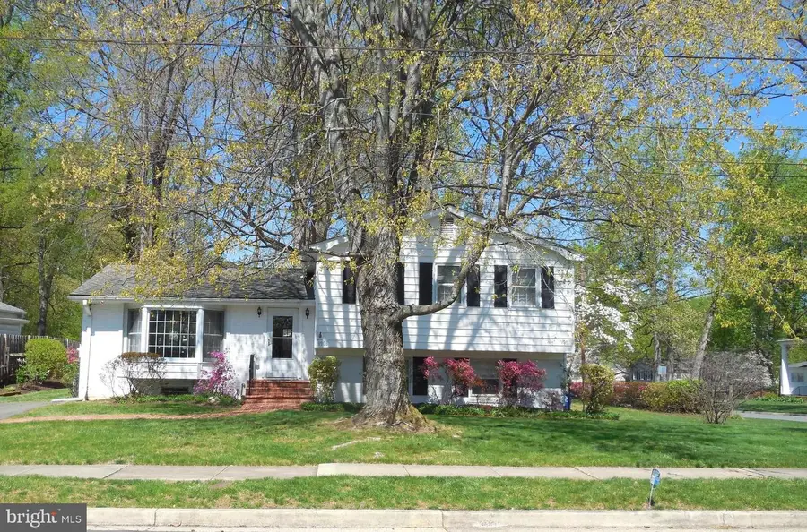 9906 Colony Rd, Fairfax, VA 22030 - #2