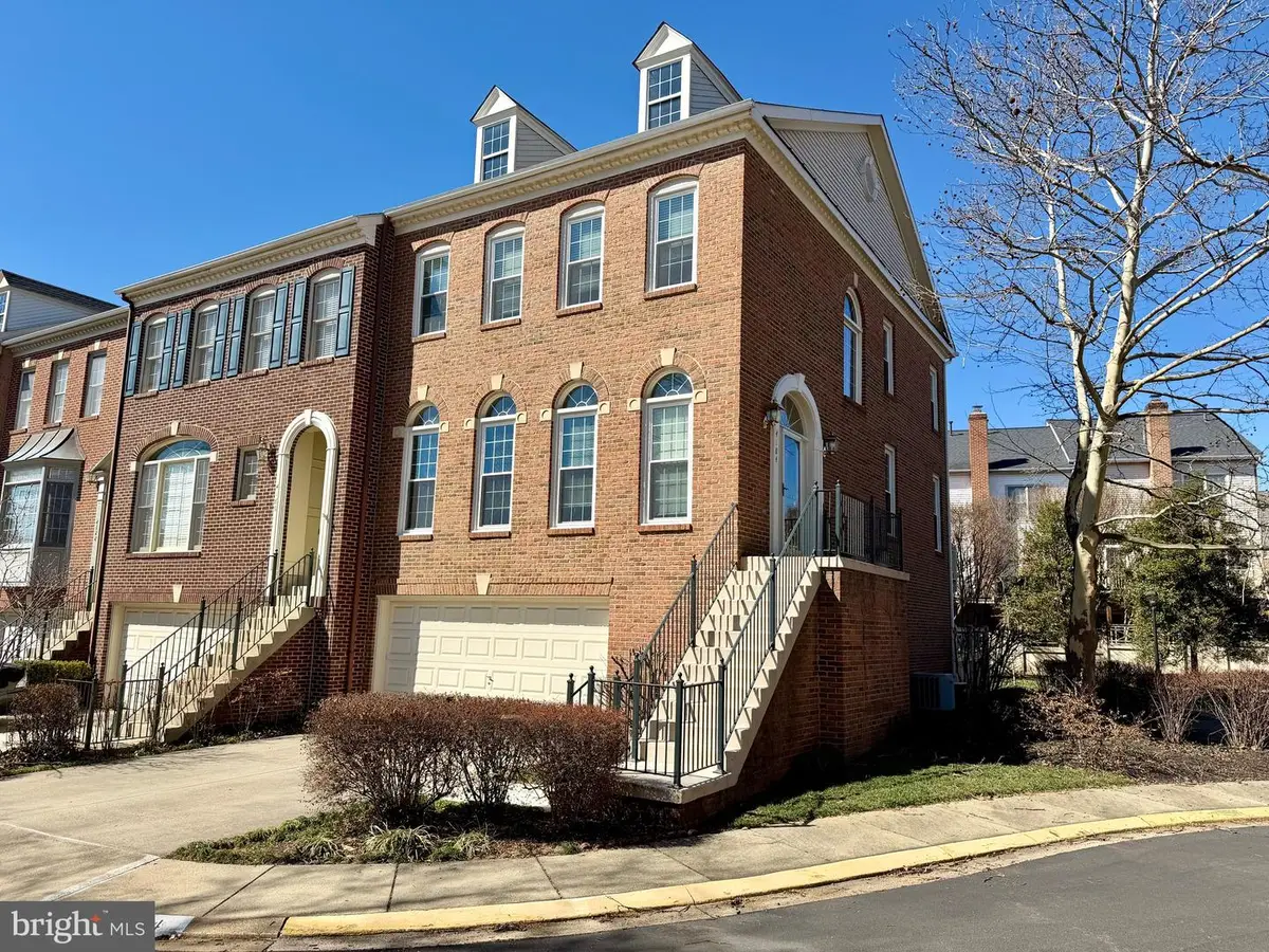 4184 Governor Yeardley Ln, Fairfax, VA 22030 - #1