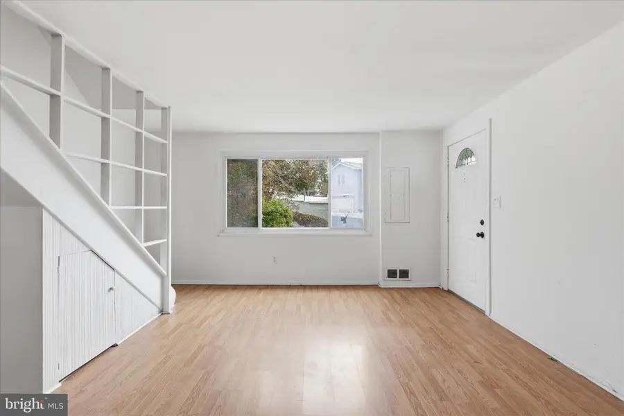 4132 Leonard Dr, Fairfax, VA 22030 - #3