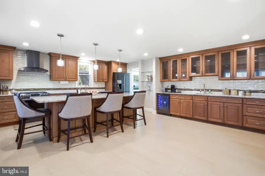 10816 Crest St, Fairfax, VA 22030 - #2