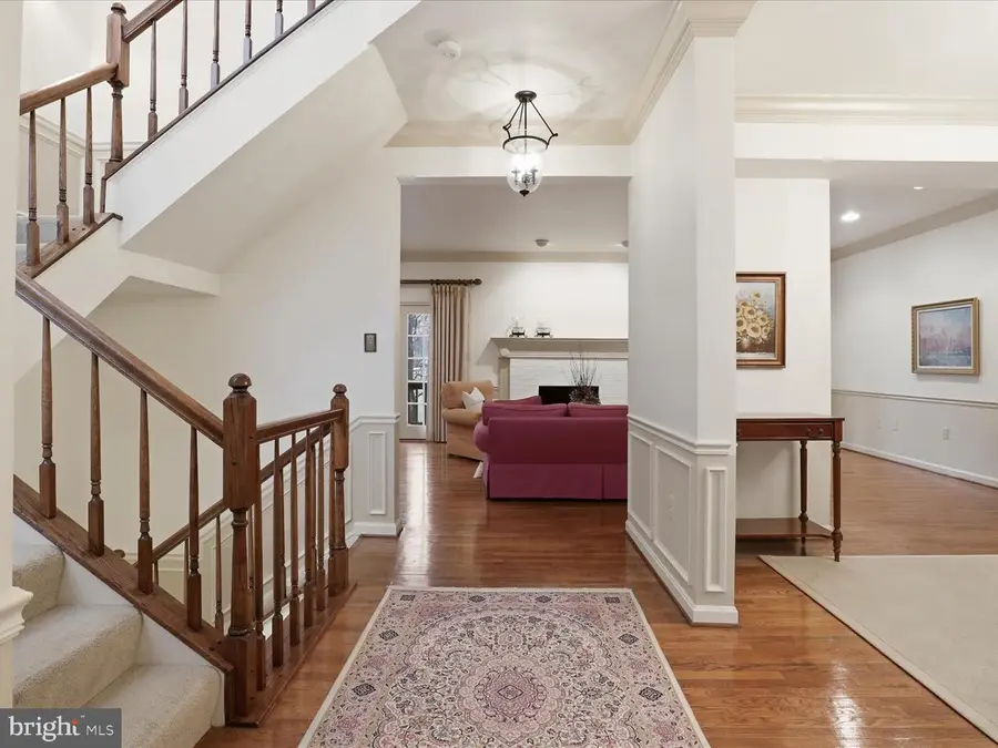 10204 Aspen Willow Dr, Fairfax, VA 22032 - #3