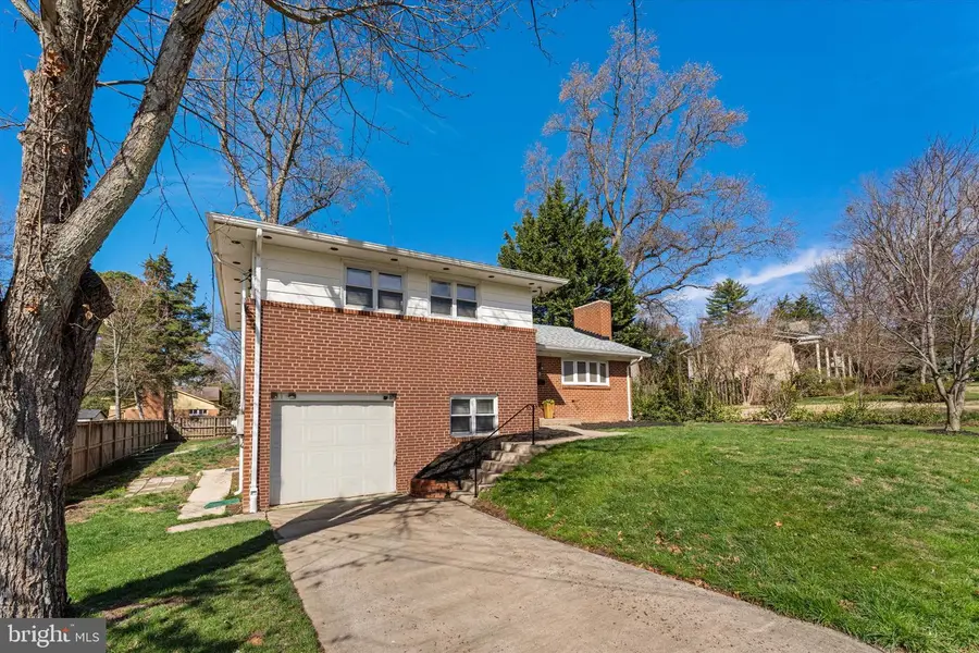 3804 Richardson Pl, Fairfax, VA 22030 - #3